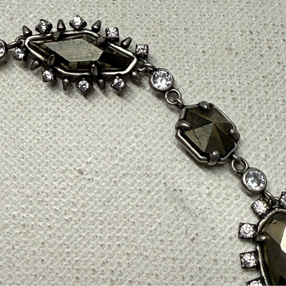 Kendra Scott Alicia Pyrite Adjustable Antiqued Silver Tone Bracelet Slider - Picture 3 of 9